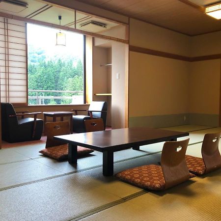 Hotel Yumoto Uonuma Buitenkant foto