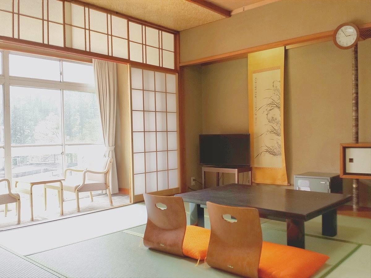 Hotel Yumoto Uonuma Buitenkant foto
